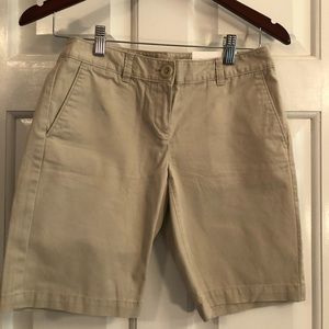 NWT LOFT Khaki Bermuda Shorts Size 00P